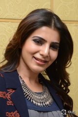 Samantha at Nava Manmadhudu Movie Press Meet
